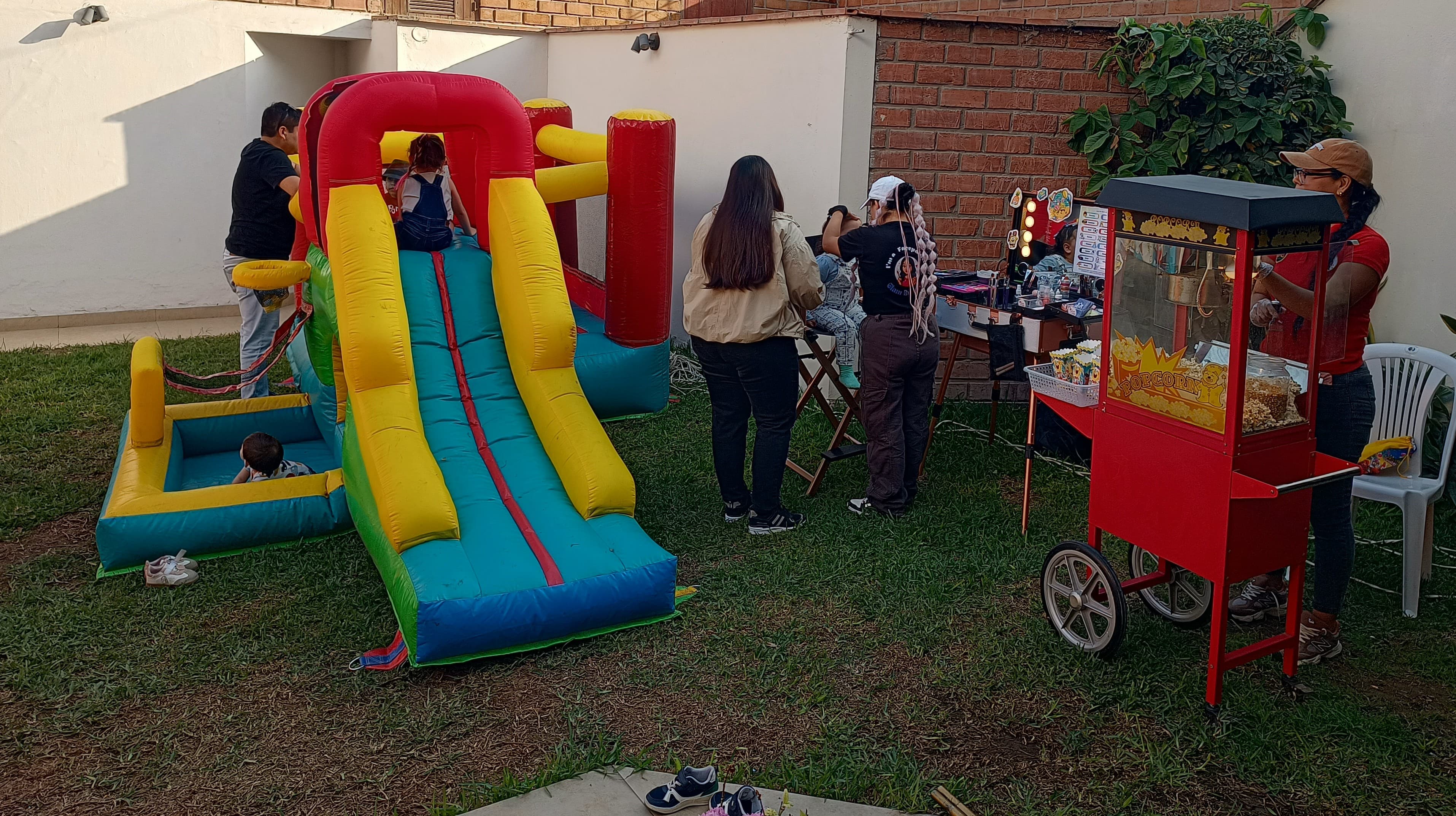 Casa con jardín para eventos inolvidables en San Borja - Imagen 7 de 12