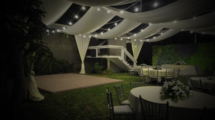 Casa elegante entre jardines y líneas modernas en La Molina - Imagen 4