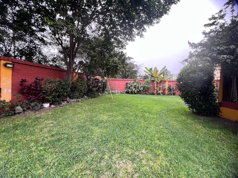Casa Rústica y Campestre con jardín y piscina en Sol de la Molina - Imagen 2