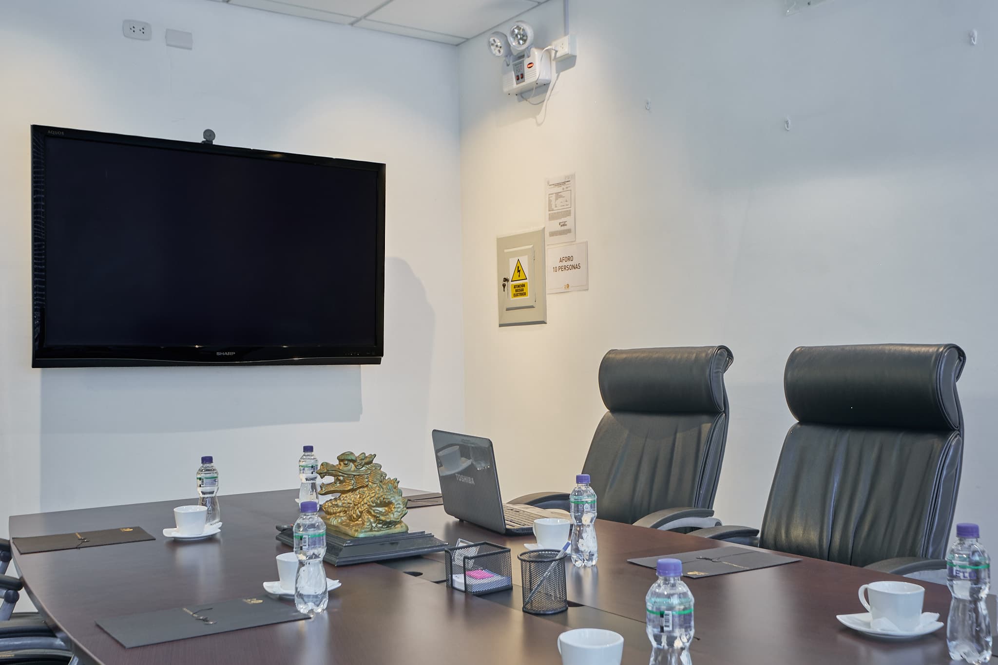 Sala de directorio para 6 personas en Miraflores - Imagen 5