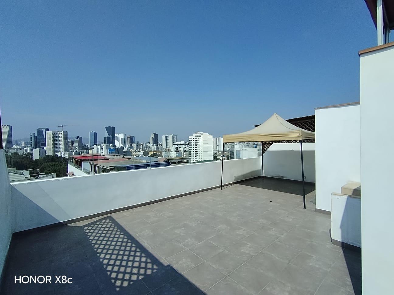 Rooftop en Surquillo con vista al centro financiero