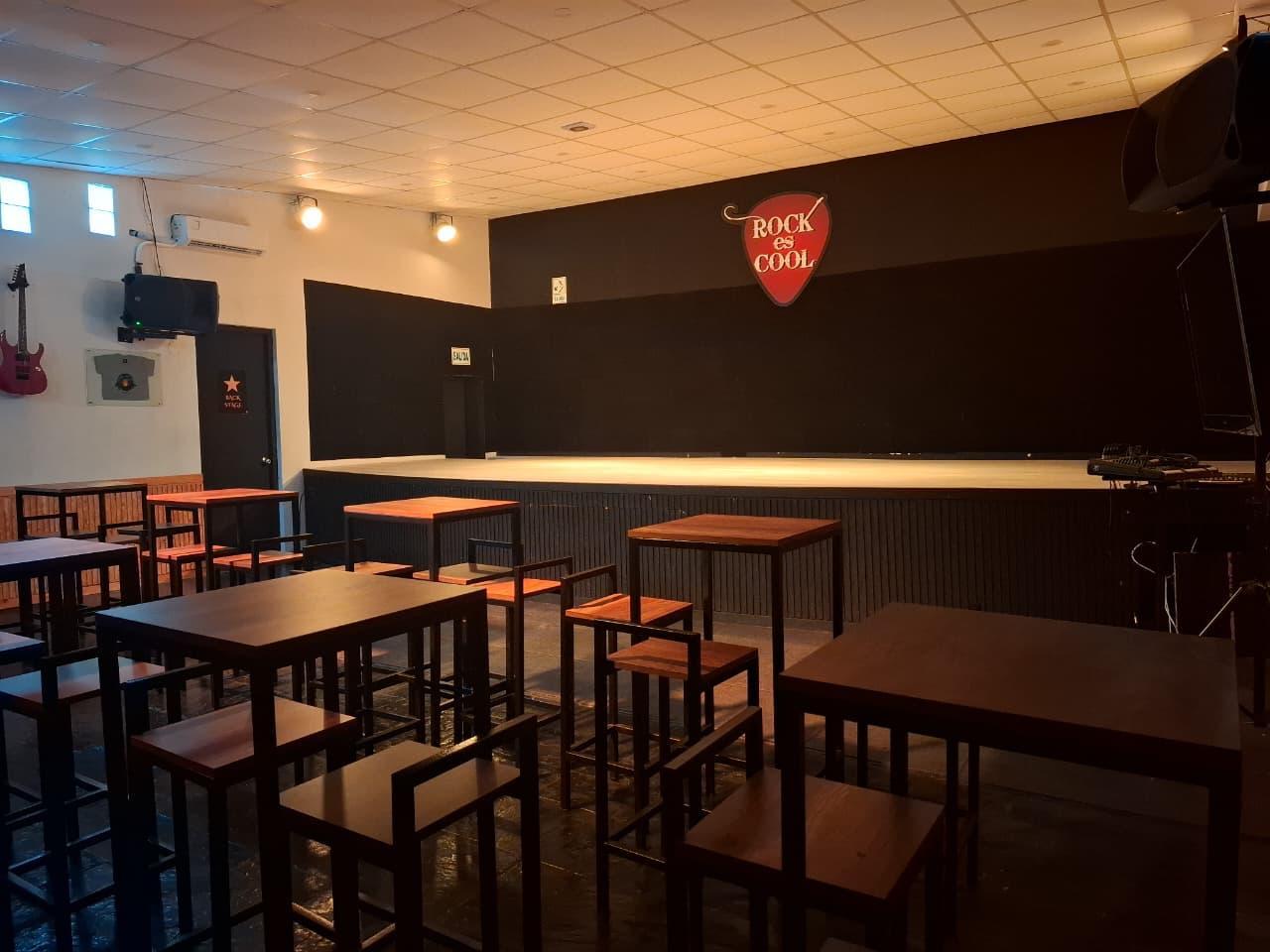 Escenario para conciertos privados con área de público en Surco