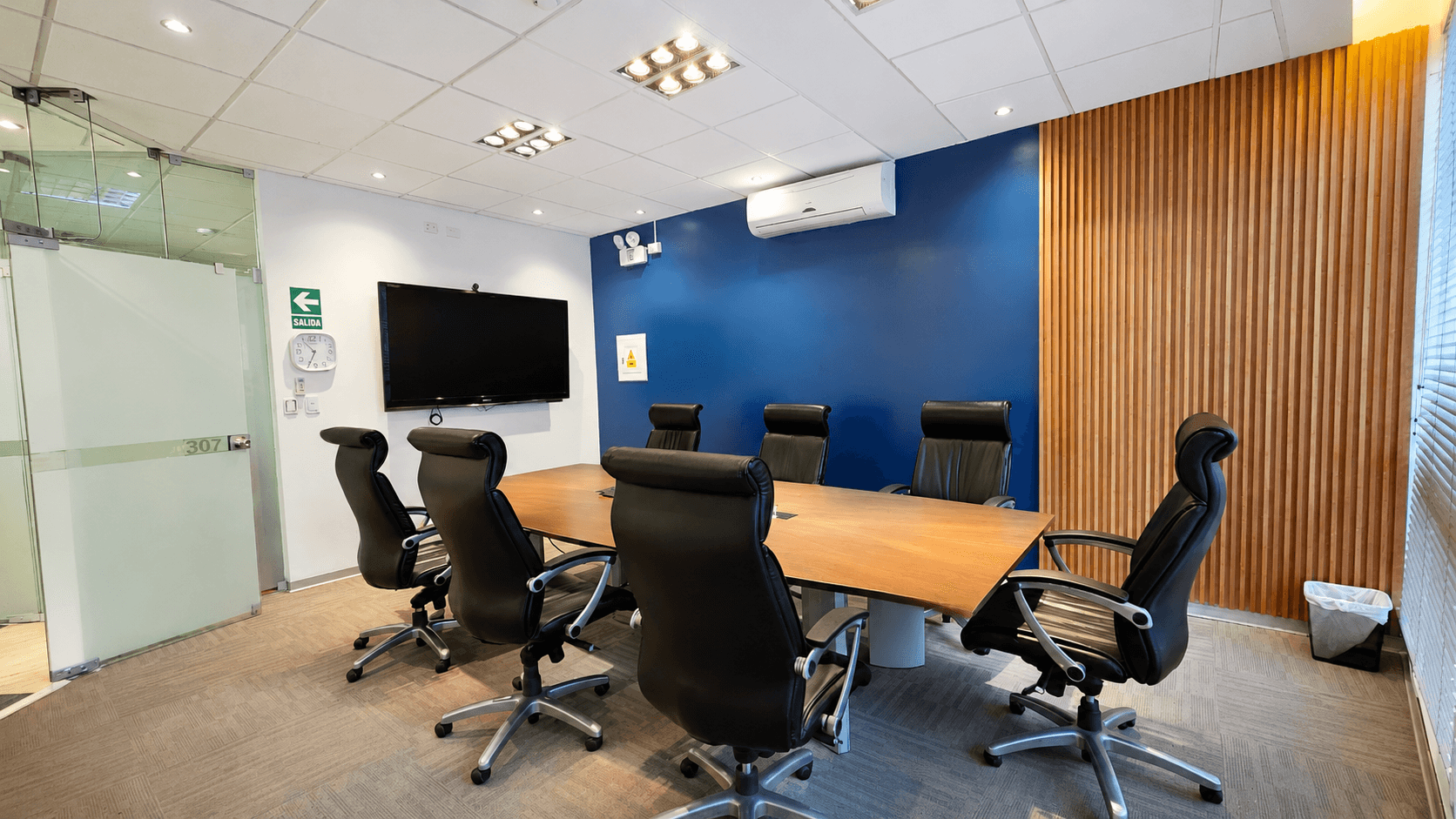 Sala ejecutiva para reuniones estratégicas en Miraflores - Imagen 2 de 5