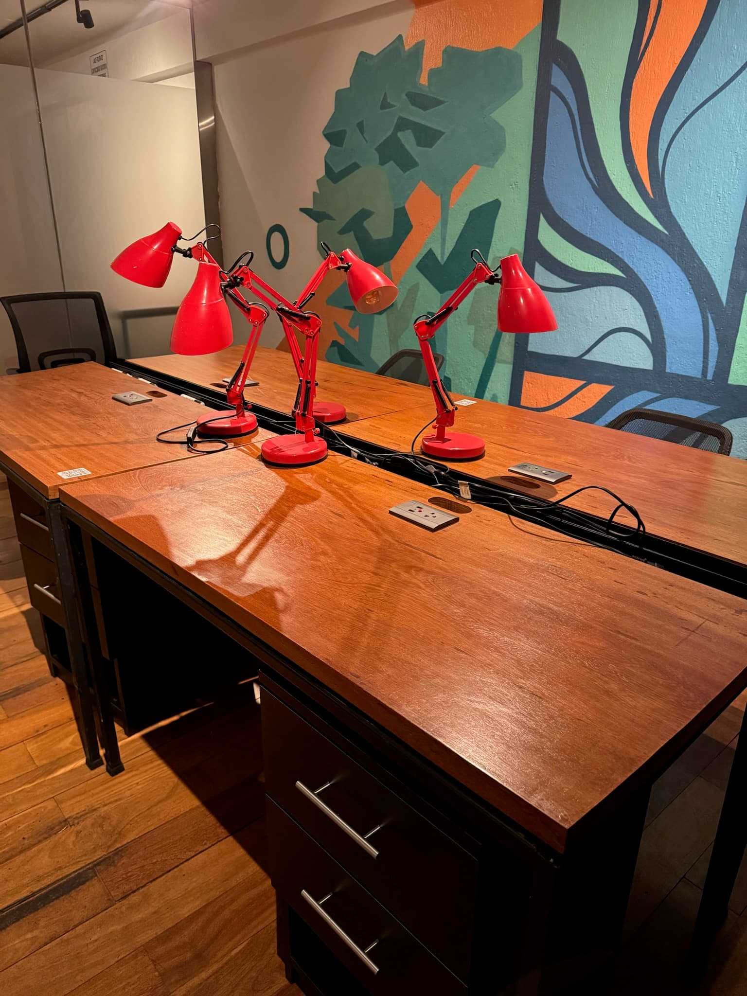 Sala Colibrí: Espacio creativo con estética vibrante en Miraflores - Imagen 3 de 3