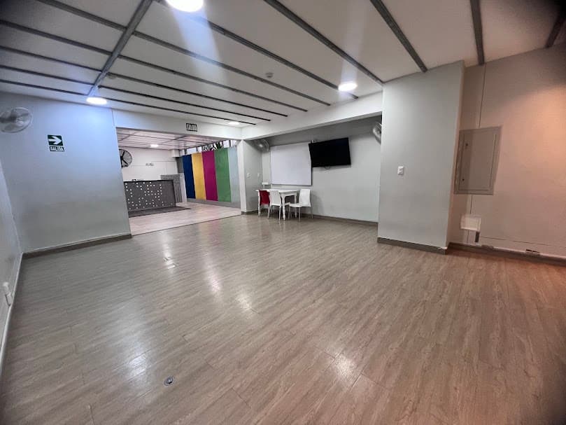 Salón multicolor academia: amplios y listos para tus talleres - Imagen 4 de 5